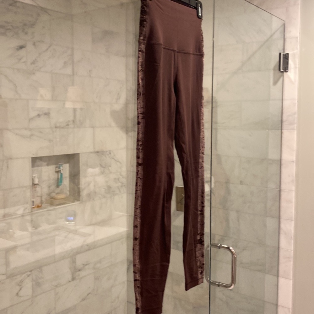 Lululemon brown size 6 leggings